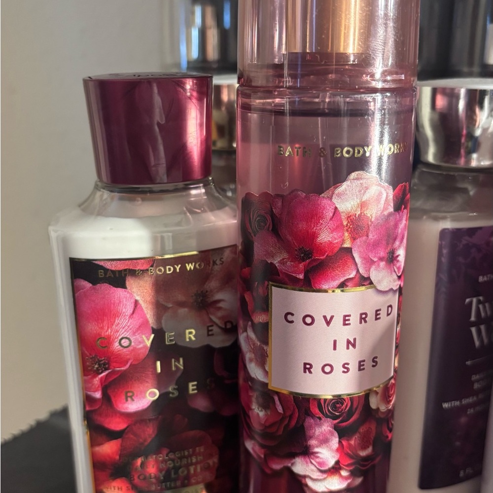 Bath & Body Works Covered in Roses Body Wash - Red and Pink
